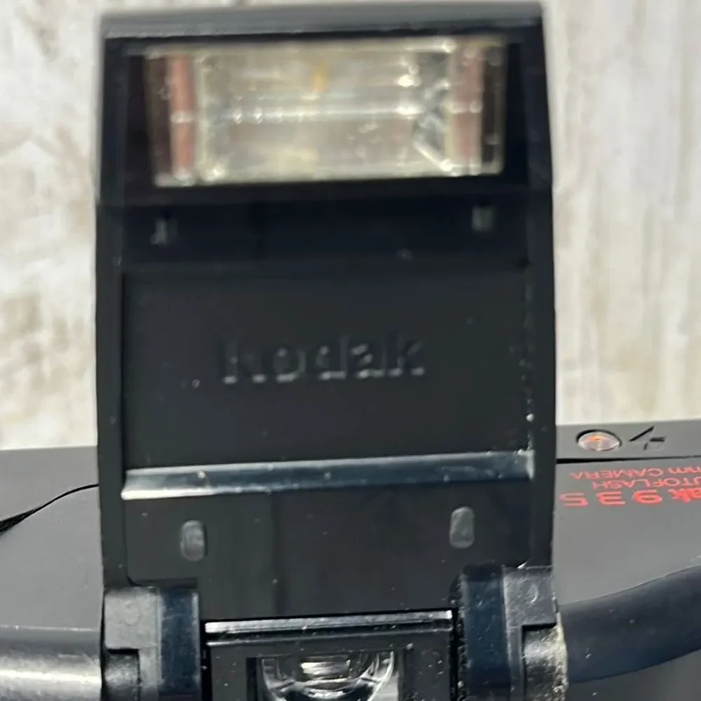 Kodak Star 935 Point & Shoot 35mm Film Camera‎ Pop-Up Flash Case